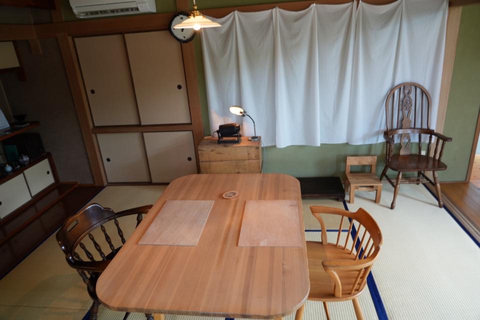 画像：『Curry Toiro』での畳のある客間の席の写真