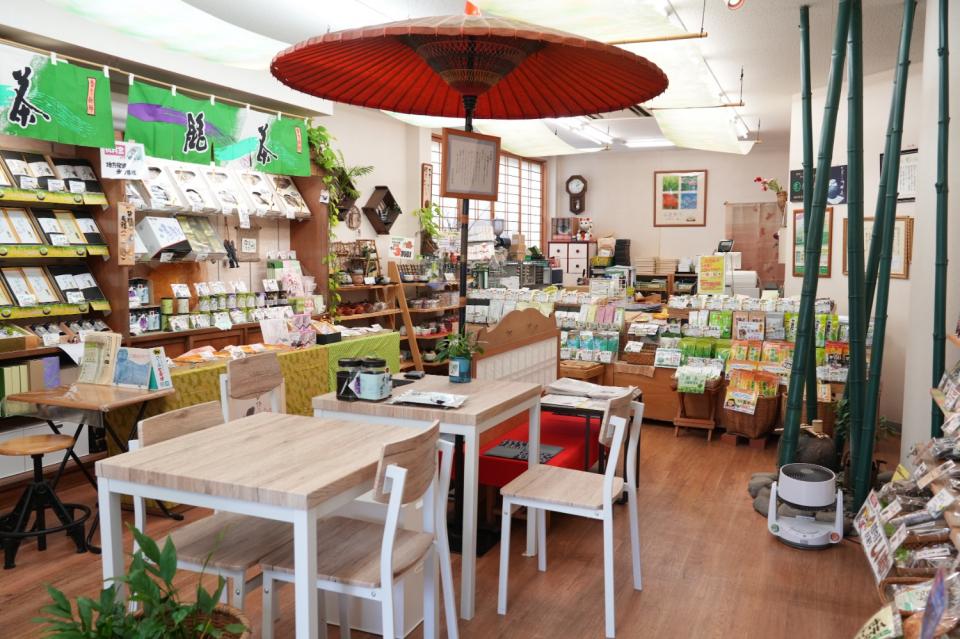 画像：「山田屋茶舗 新栄町店」の店内