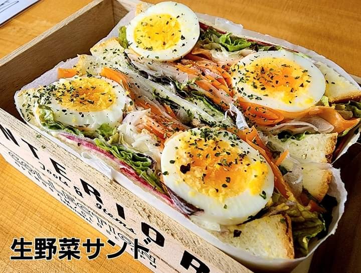 画像：倉永サンドの生野菜サンド