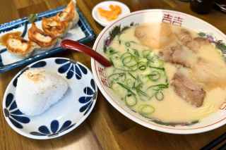 ラーメン餃子セット（おにぎり）.png
