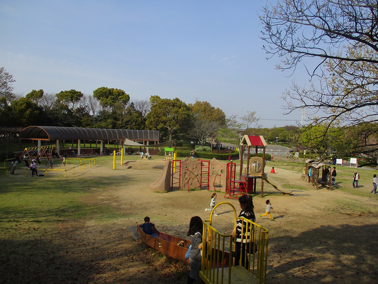 諏訪公園の幼児用遊具の画像